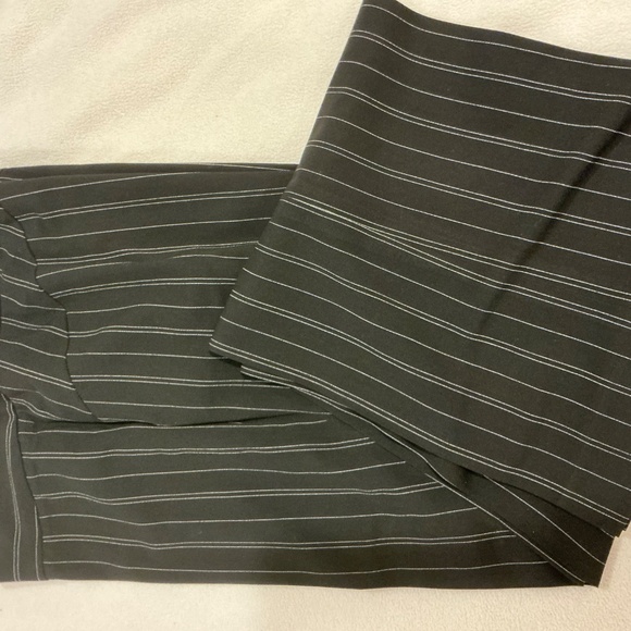 Vesti Black pinstriped pants size 6 - Picture 7 of 8